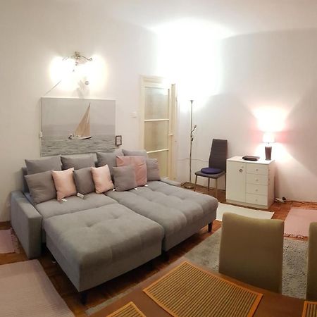 Ravagy Apartman Kecskemét Buitenkant foto