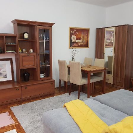 Ravagy Apartman Kecskemét Buitenkant foto